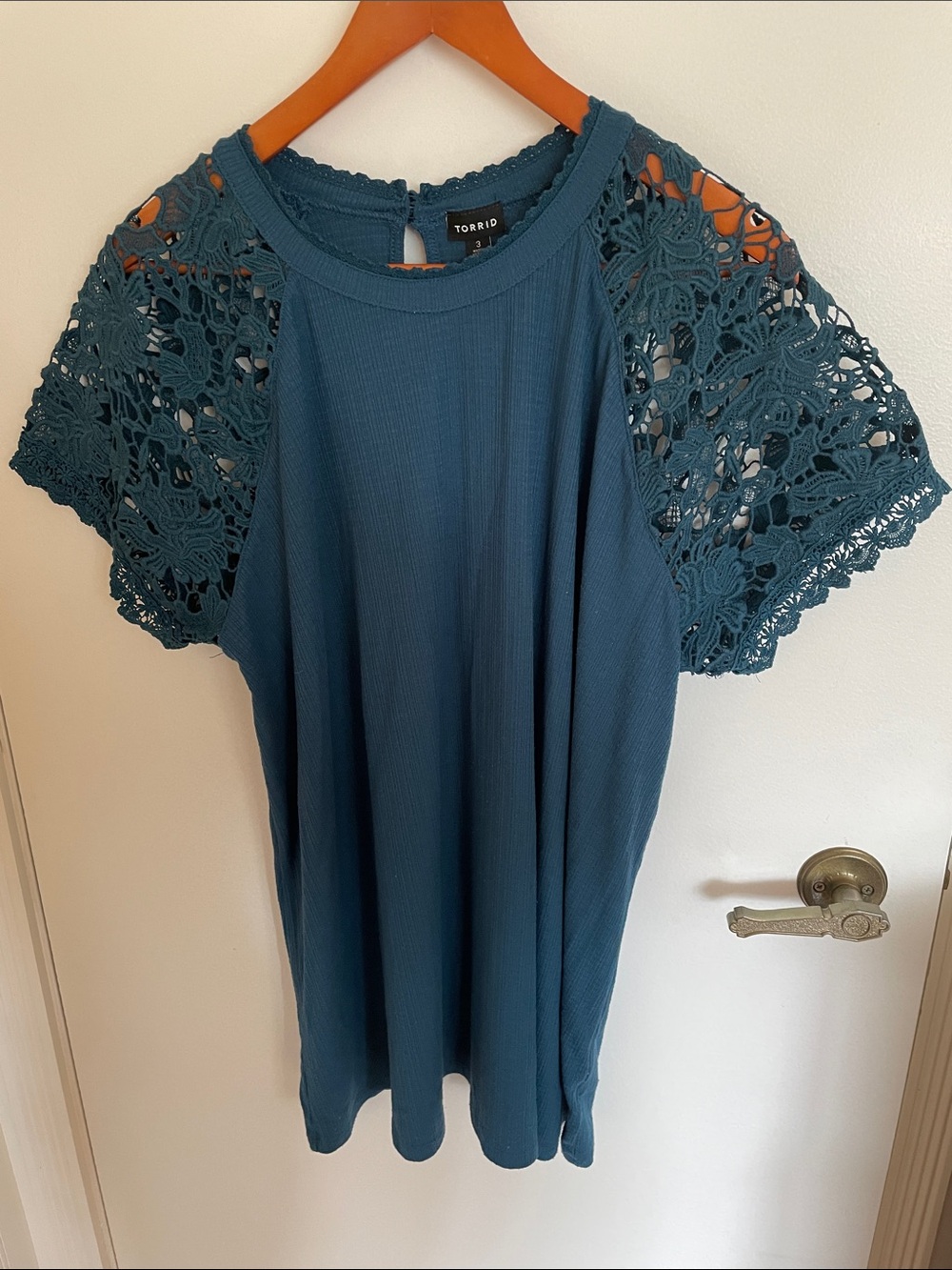 torrid teal crochet-sleeve short sleeve top